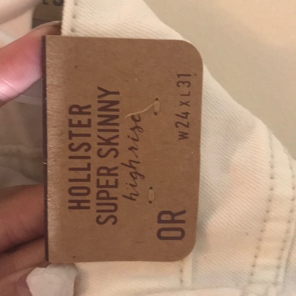 White jeans (Hollister) - Picture 4 of 4